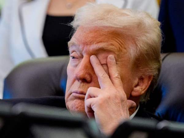 уснул на встрече с Трампом