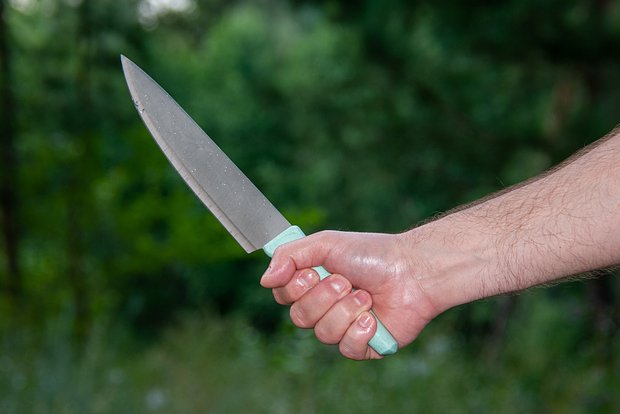 Ссора с возлюбленной привела к трагедии в баре: мужчина напал с ножом на молодого россиянина Следственные органы Красноярского края